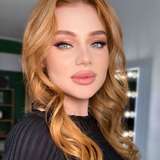 lola_redly
